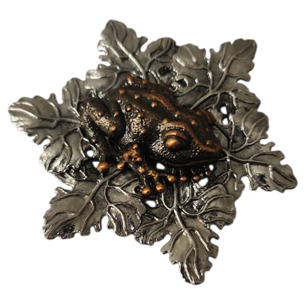 Preowned Vintage Sylvia Dahl Clip On Pin